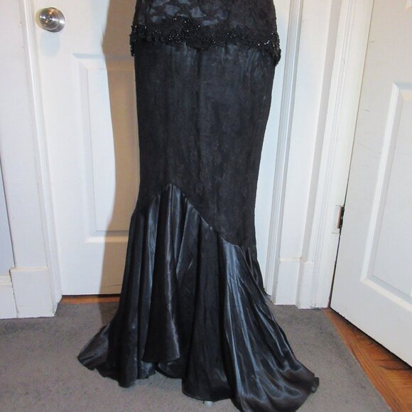 Lorrie Kabala Vintage 1980s Black Lace Bead & Sequin Encrusted Mermaid Gown 10 - Picture 13 of 17